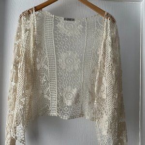 ISSI Brand Ladies Open Flower Knit Cover Up Size Small.